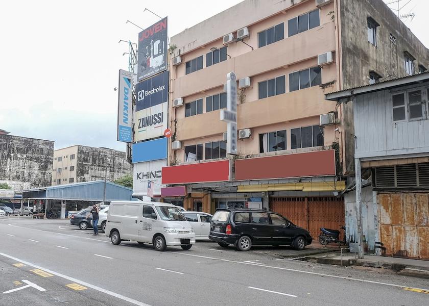 Pahang Chukai Exterior Detail