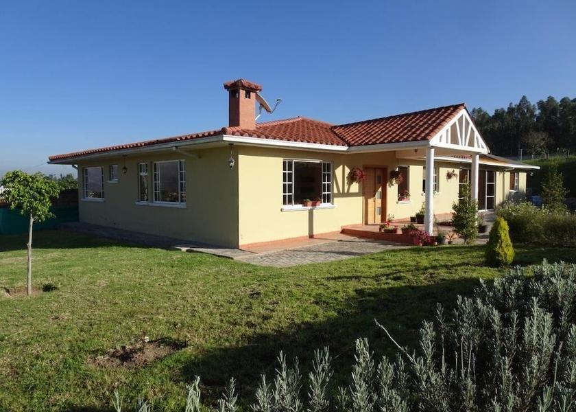  Tababela Exterior Detail