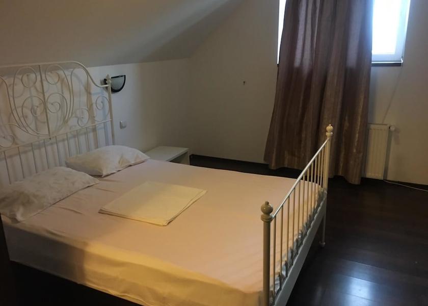  Otopeni Room