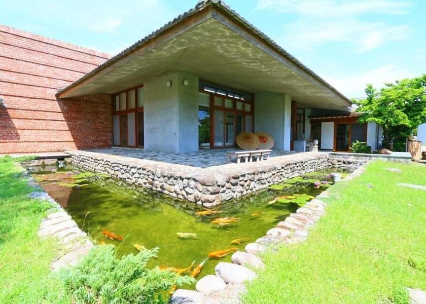 Yilan County Zhuangwei Exterior Detail