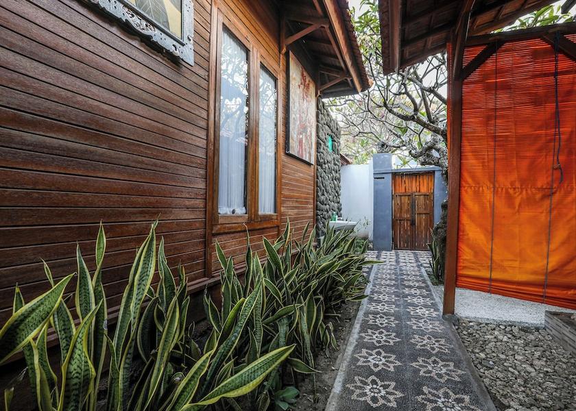  Penida Island Front of property