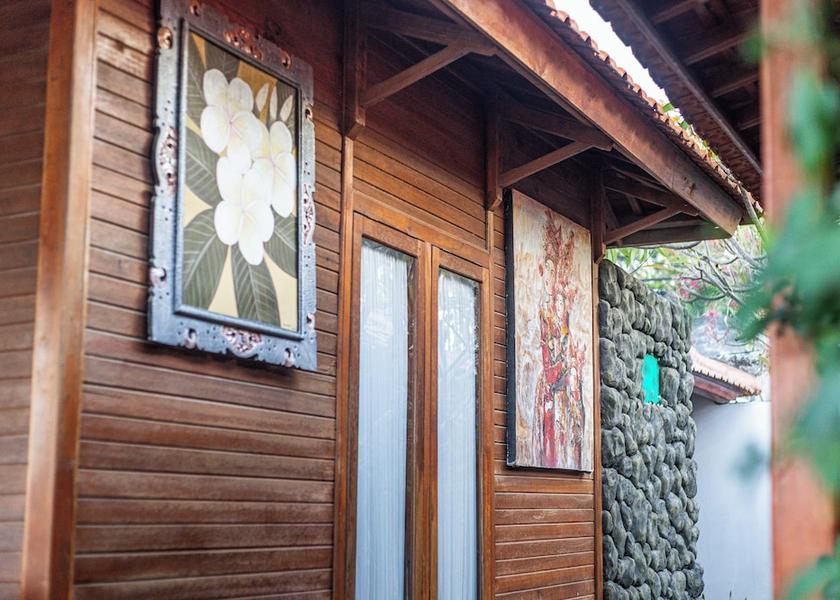  Penida Island Front of property