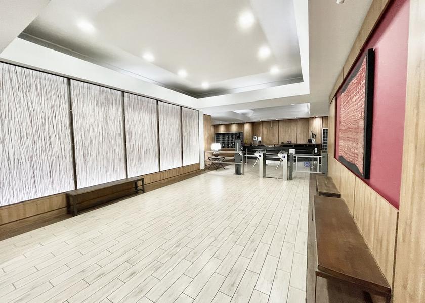 Santiago Santiago Reception