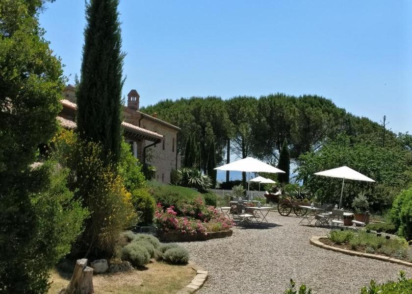 Tuscany Civitella Paganico garden