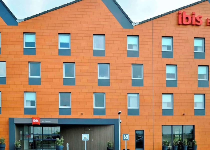 Auvergne-Rhone-Alpes Chaponnay Facade