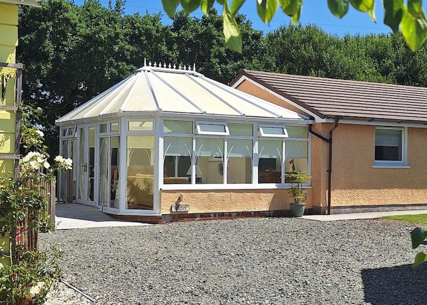 England Holsworthy Facade