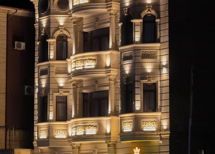  Baku Front of property