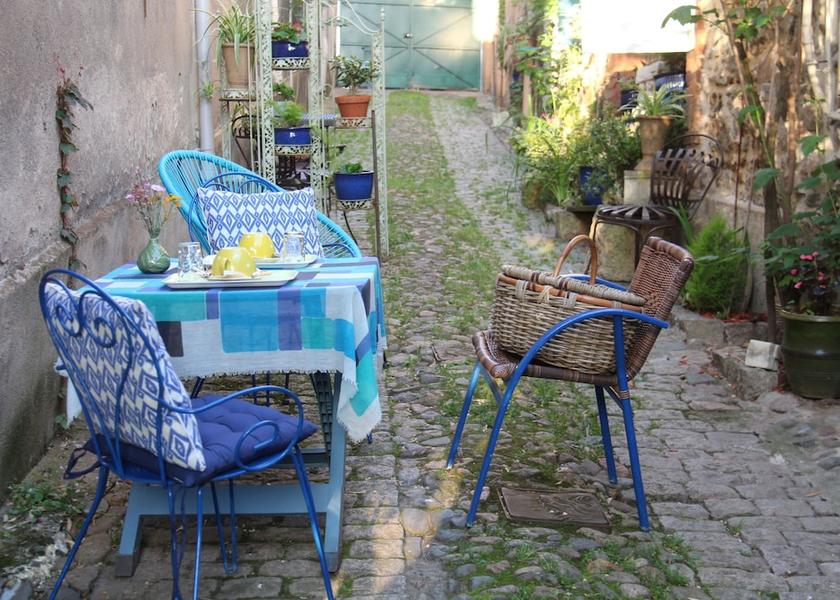 Auvergne-Rhone-Alpes Roanne Exterior Detail