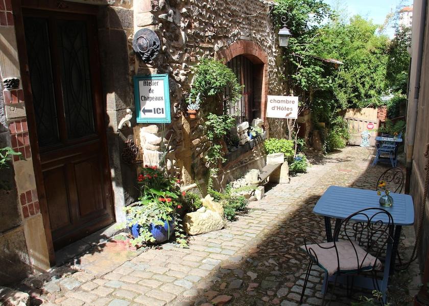 Auvergne-Rhone-Alpes Roanne Exterior Detail