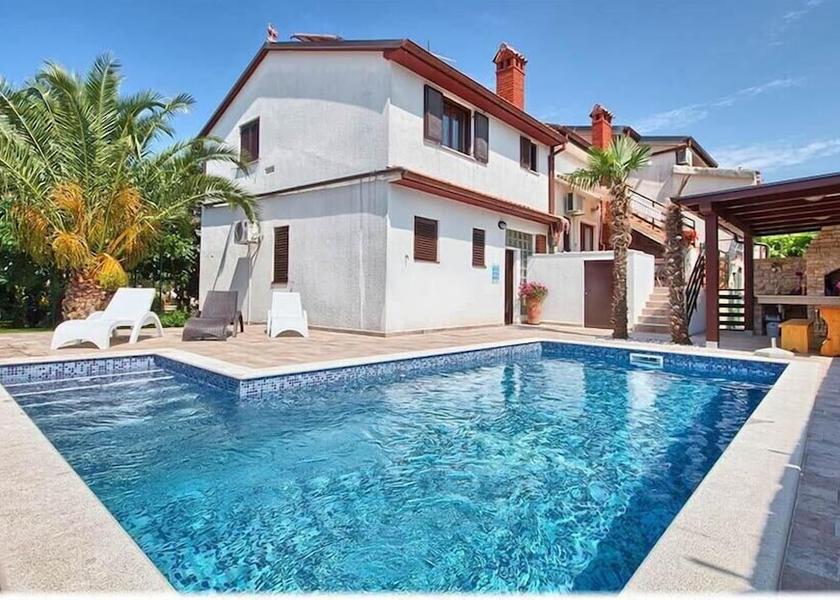 Istria (county) Pula Facade