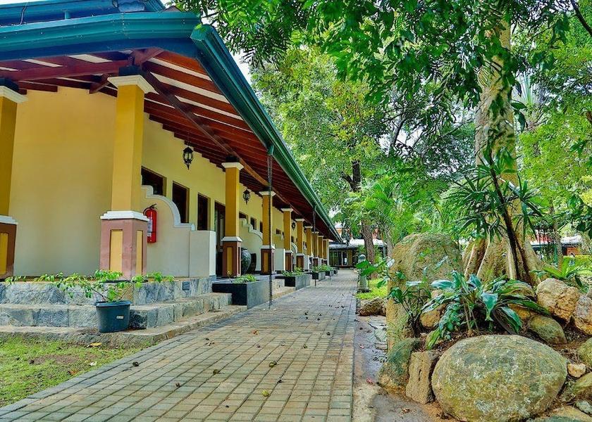 Anuradhapura District Anuradhapura Exterior Detail