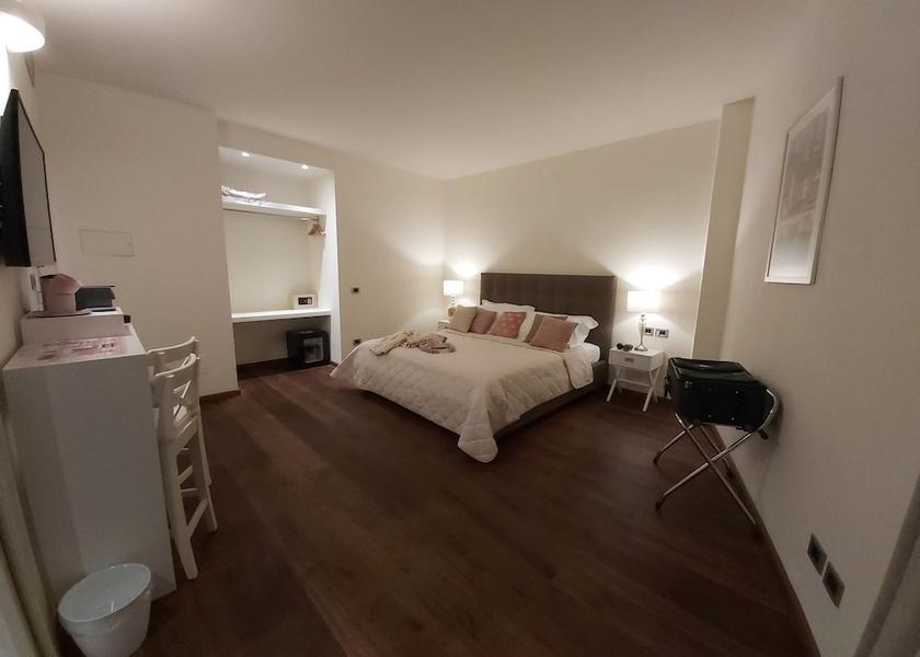 Tuscany Florence Room
