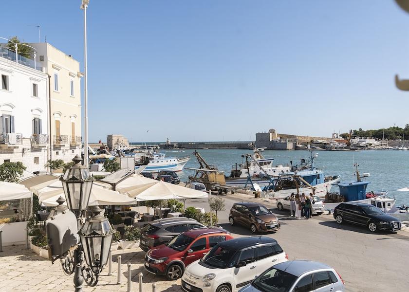 Puglia Trani Exterior Detail