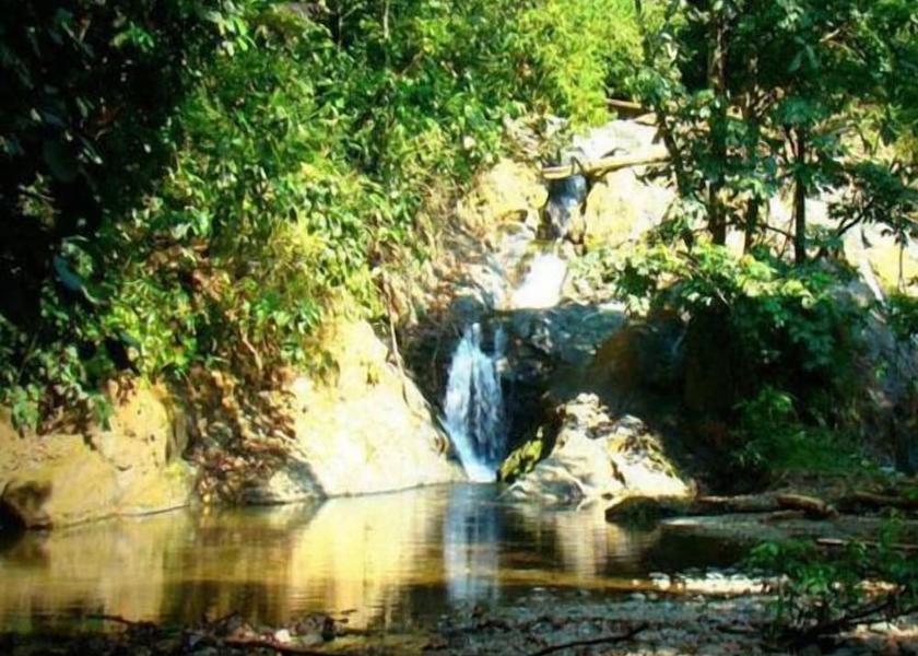 Puntarenas Golfito Lake