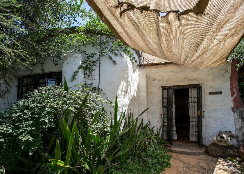  Nakuru Exterior Detail