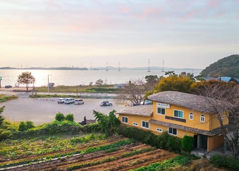 Gyeonggi Ansan Exterior Detail