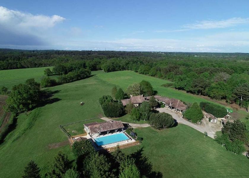 Bourgogne-Franche-Comte Saint-Remy Facade