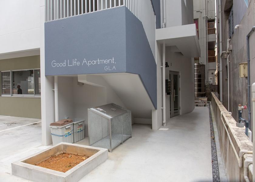 Okinawa (prefecture) Naha Exterior Detail