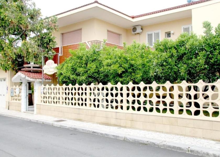 Puglia San Donaci Exterior Detail