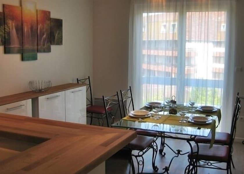 Occitanie Capvern In-Room Dining