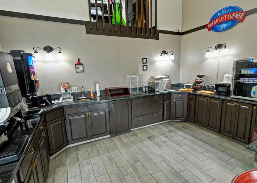 Wisconsin Waupun Breakfast Area