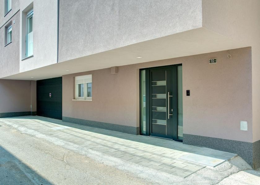 Herzegovina-Neretva Canton Mostar Entrance