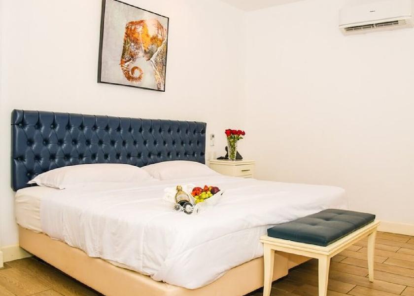 Santa Elena Salinas Room