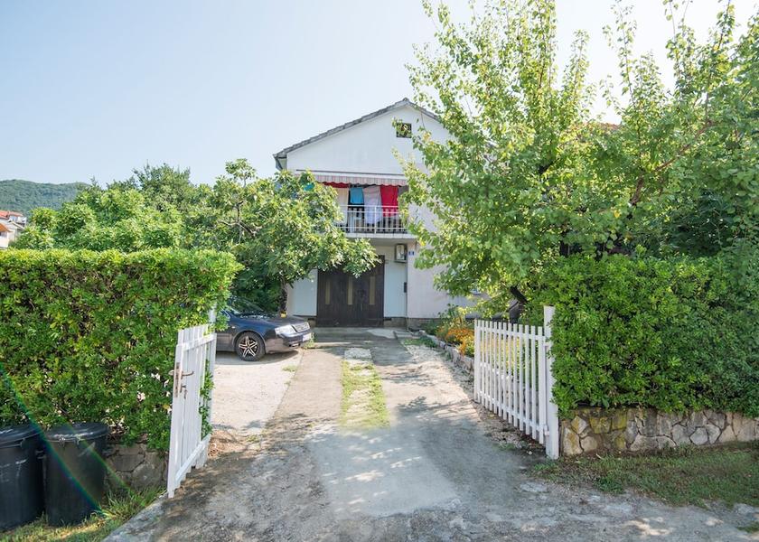  Tivat Exterior Detail