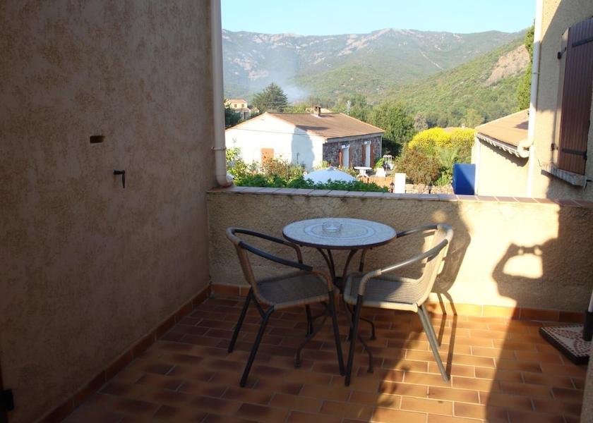 Corsica Galeria Balcony