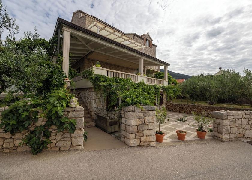 Split-Dalmatia Bol Exterior Detail