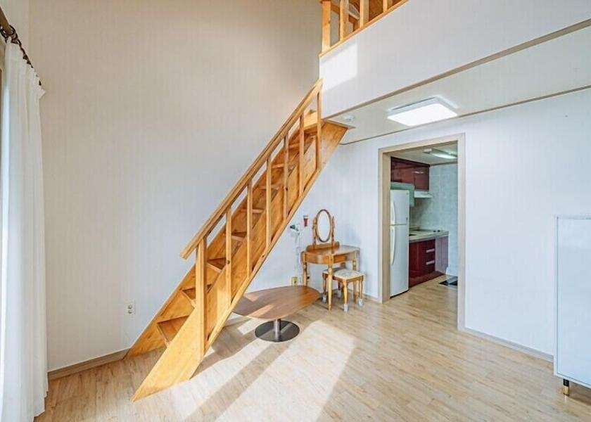 South Gyeongsang Geoje Room