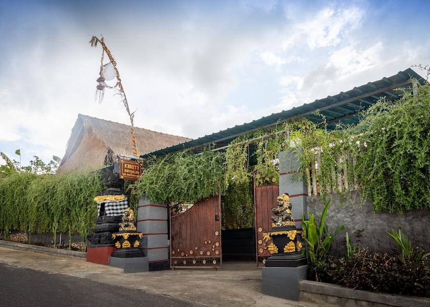  Penida Island Property entrance