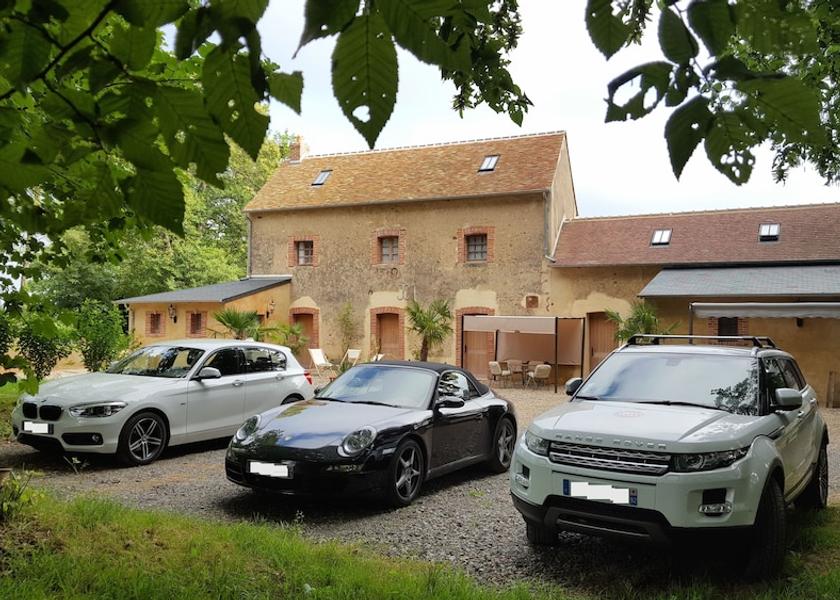 Pays de la Loire Saint-Saturnin Parking