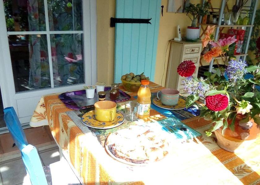 Provence - Alpes - Cote d'Azur Vaison-la-Romaine Exterior Detail