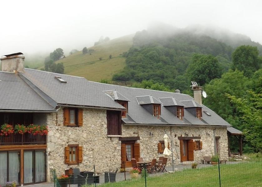 Occitanie Campan Exterior Detail