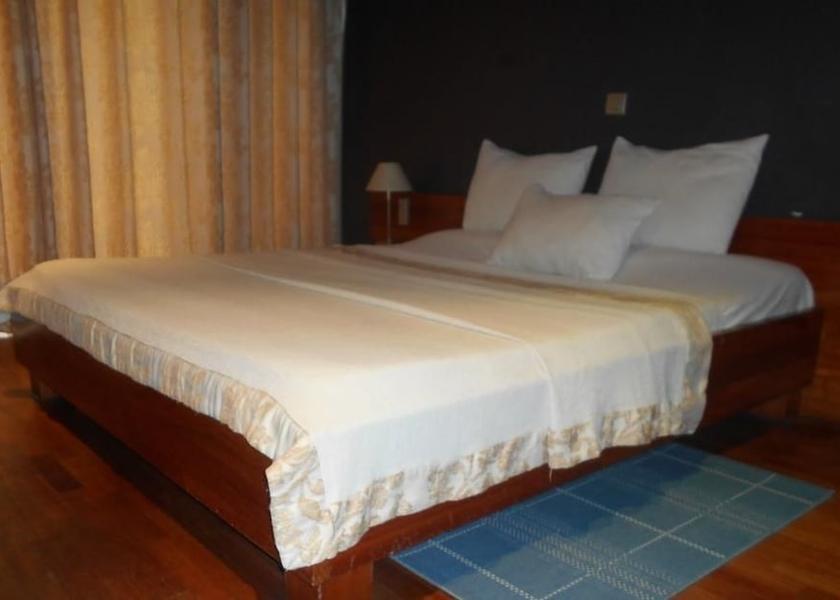  Edea Room
