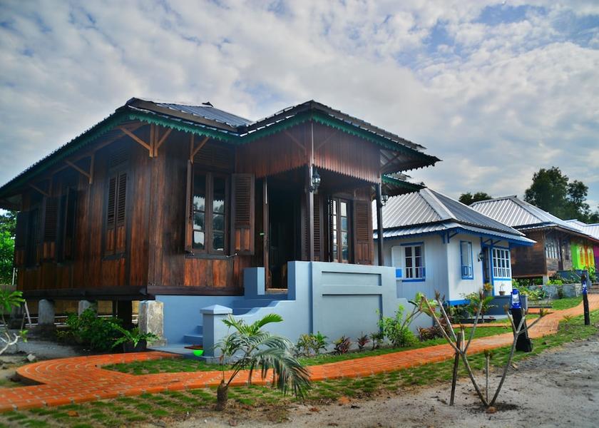 Bangka-Belitung Tanjung Pandan Exterior Detail