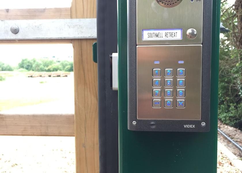 England Southwell In-Room Safe