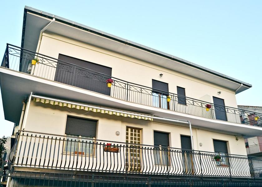 Sicily Gaggi Exterior Detail