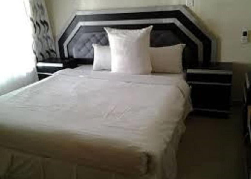  Ndola Room