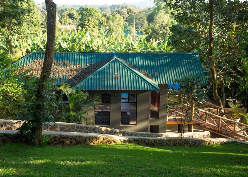  Arusha Exterior Detail