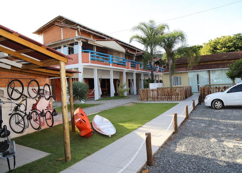 Santa Catarina Bombinhas Exterior Detail