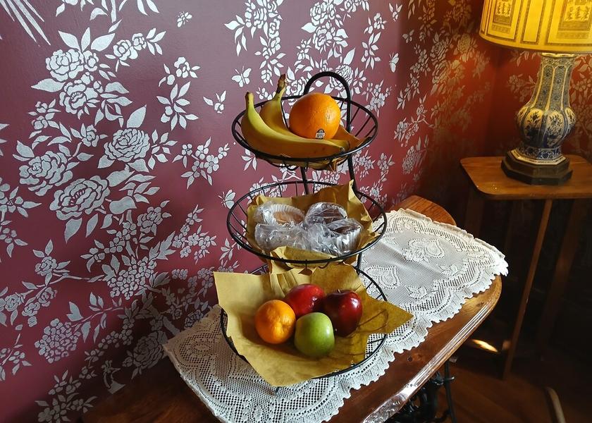 Kansas Hays Breakfast Area