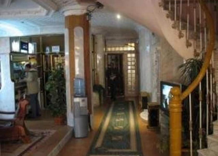  Setif Interior Entrance