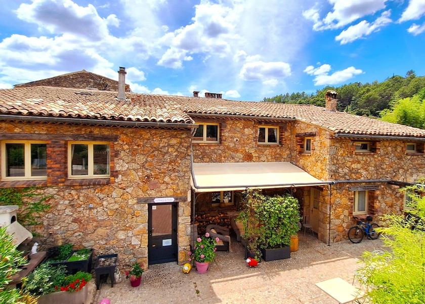 Var Taradeau Interior Entrance