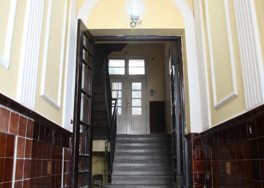 Montana Belgrade Interior Entrance
