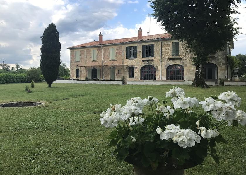 Nouvelle-Aquitaine La Roche-Chalais Facade