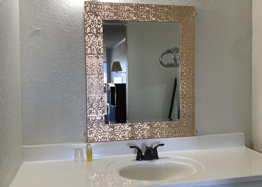 Texas Del Rio Bathroom