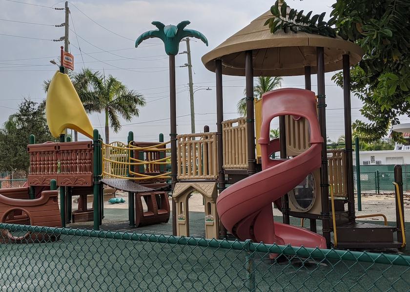 Florida Lauderdale-by-the-Sea Children's play area - outdoor