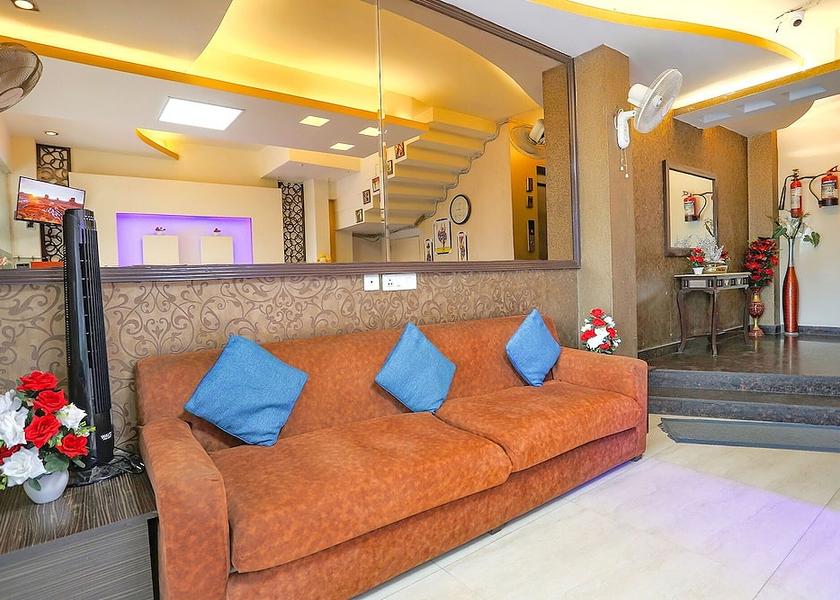 Delhi Delhi Lobby